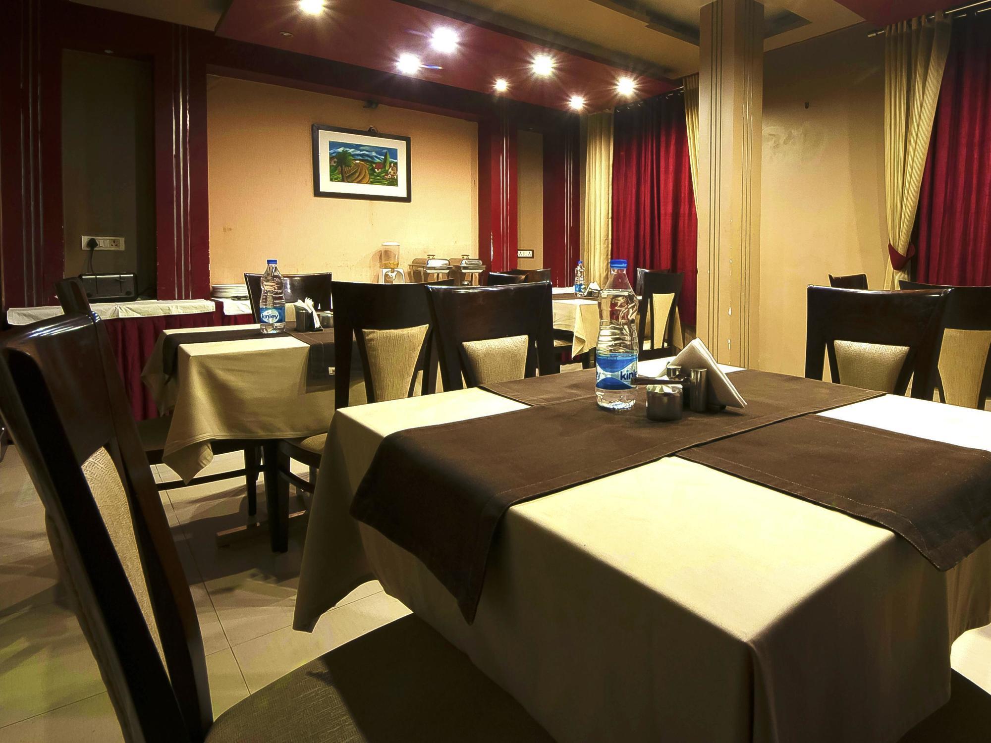 Hotel Suncity Делі Екстер'єр фото